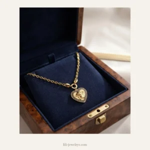قلادة قلب بنقش بارز LILI-1400 | Embossed heart pendant necklace LILI-1400