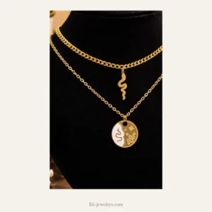 قلادة طبقات بدلايات متعرجة LILI-1401 | Layered necklace with curved pendants LILI-1401
