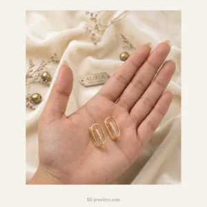 أقراط بيضاوية بخط مرصع LILI-1403 | Oval earrings with a crystal line LILI-1403